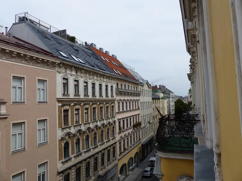 Bed & Breakfast Stadtnest Bed&Breakfast Vienna