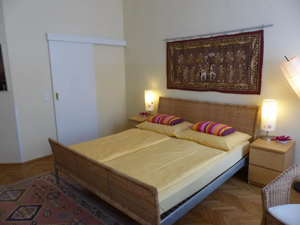 Stadtnest Bed&Breakfast contacts